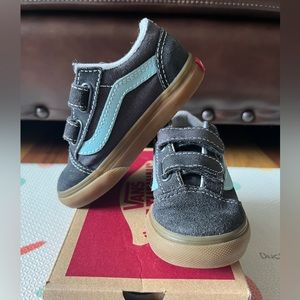 VANS - TODDLER OLD SKOOL V SHOES | ASPHALT (GUM) SIZE 7